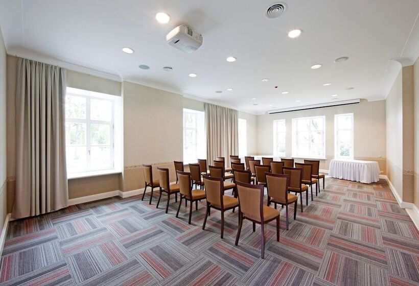 هتل Skrunda Manor