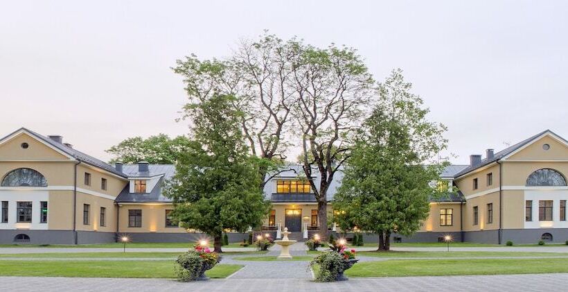 هتل Skrunda Manor