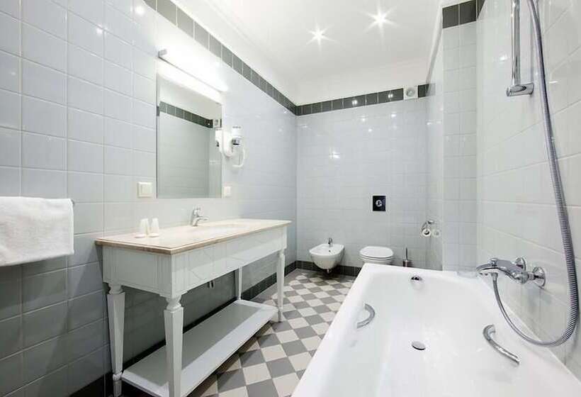 هتل Skrunda Manor