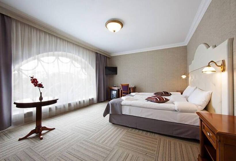 هتل Skrunda Manor