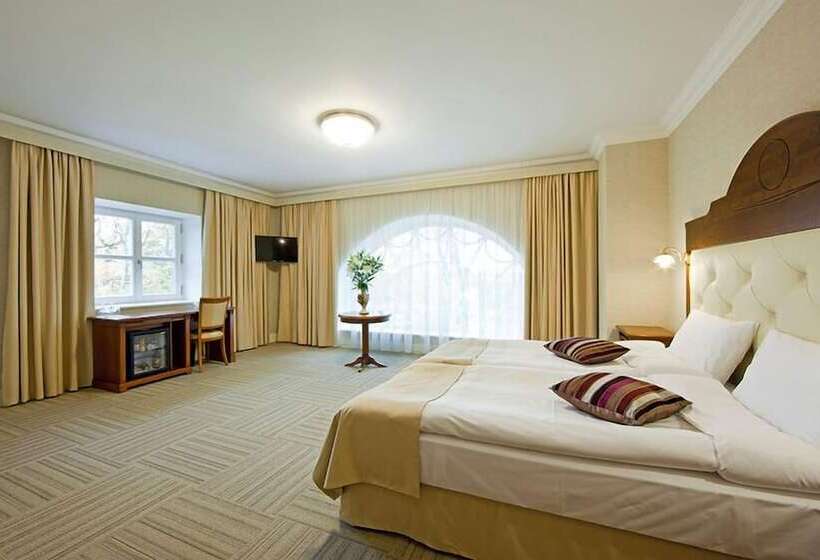 هتل Skrunda Manor