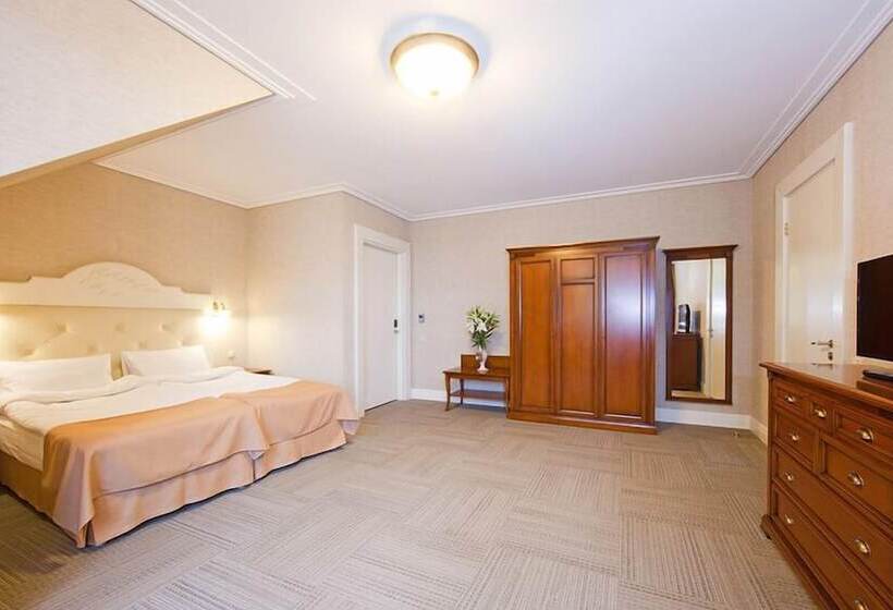 هتل Skrunda Manor