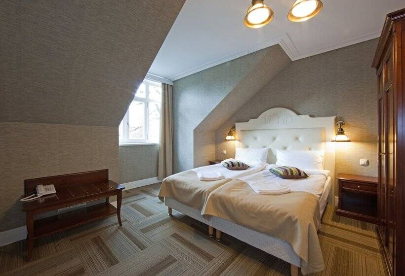 هتل Skrunda Manor