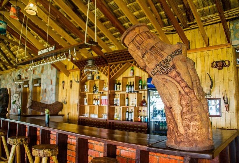 هتل The Baboon Safari Resort