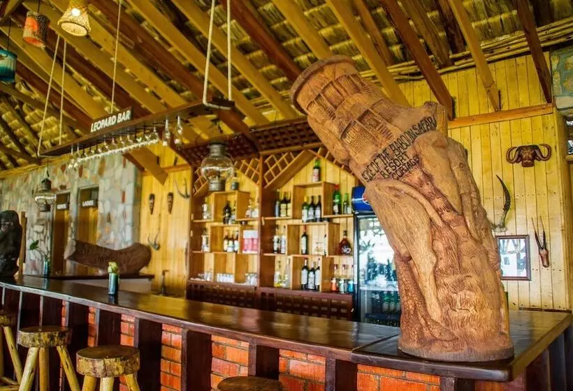 هتل The Baboon Safari Resort