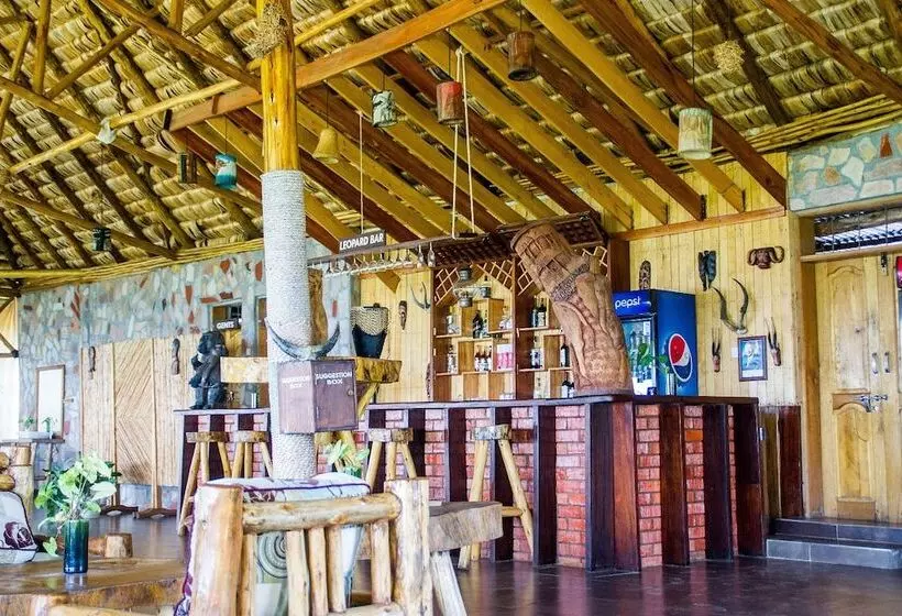 هتل The Baboon Safari Resort