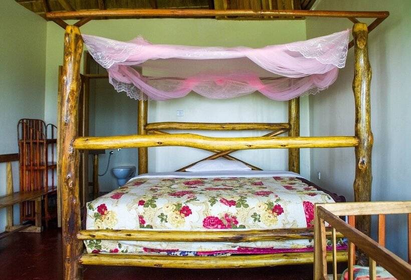 هتل The Baboon Safari Resort