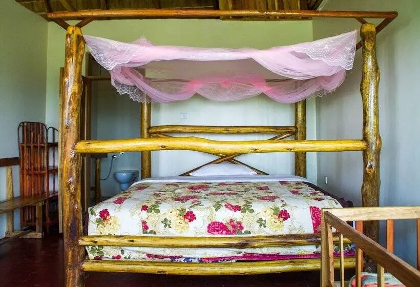 هتل The Baboon Safari Resort