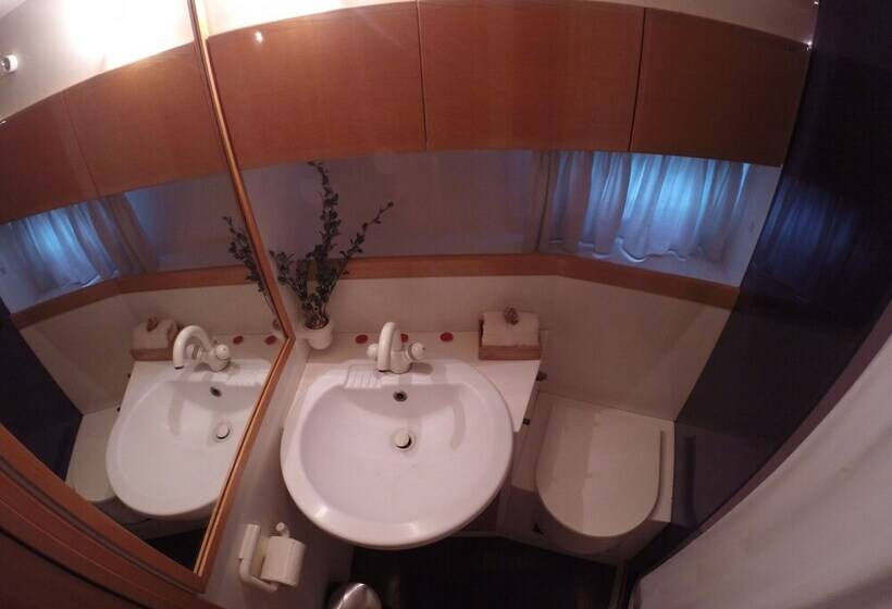 هتل Yacht Suite Forio Ischia