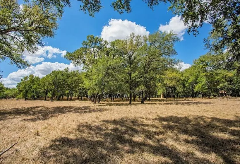 Mendelbaum Winery Guest Cabins