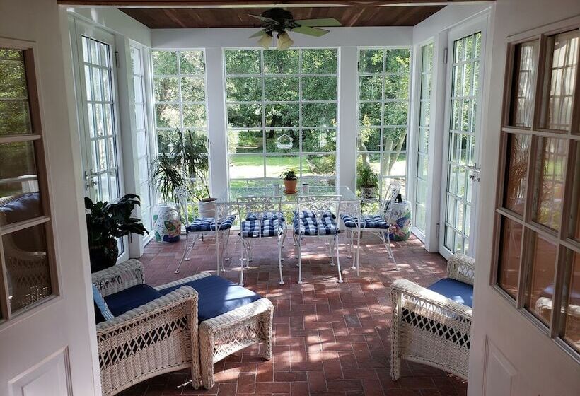 Miller Dunham House Bed & Breakfast