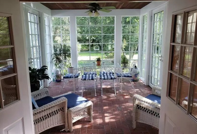 Miller Dunham House Bed & Breakfast