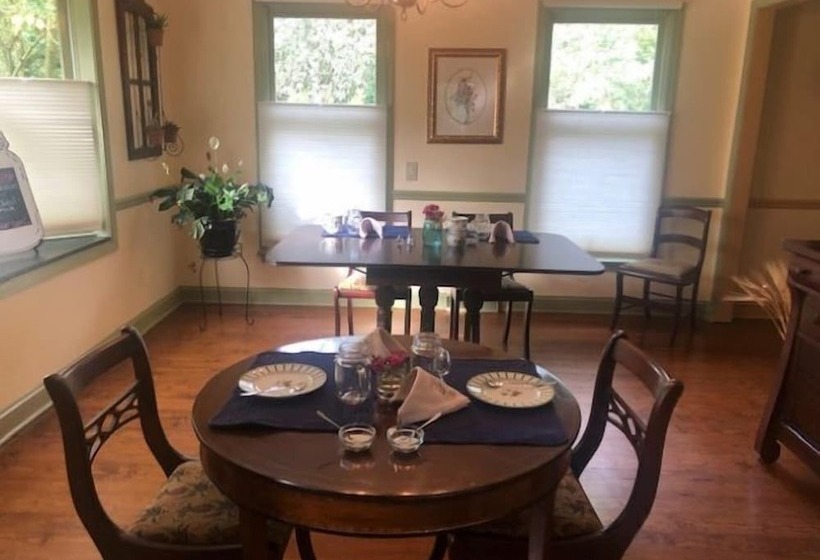 Miller Dunham House Bed & Breakfast