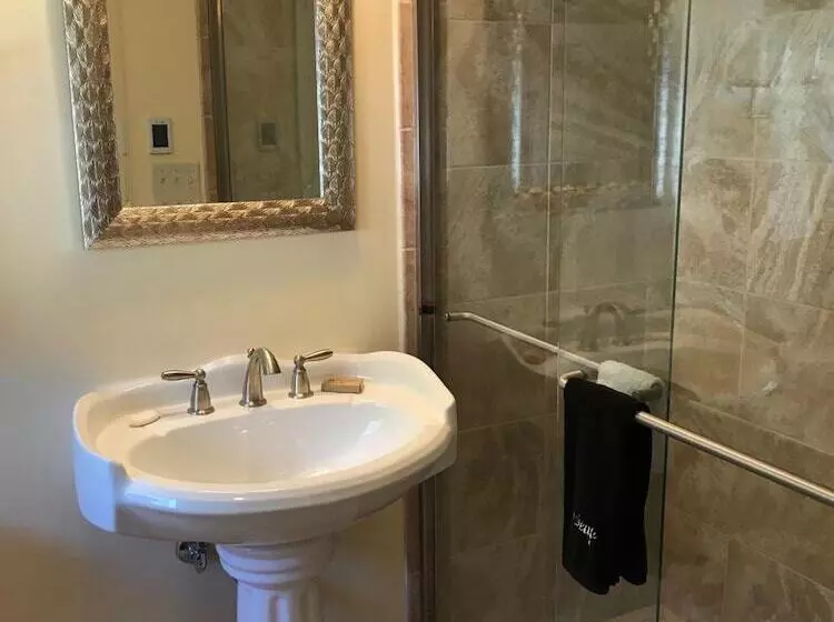 Miller Dunham House Bed & Breakfast