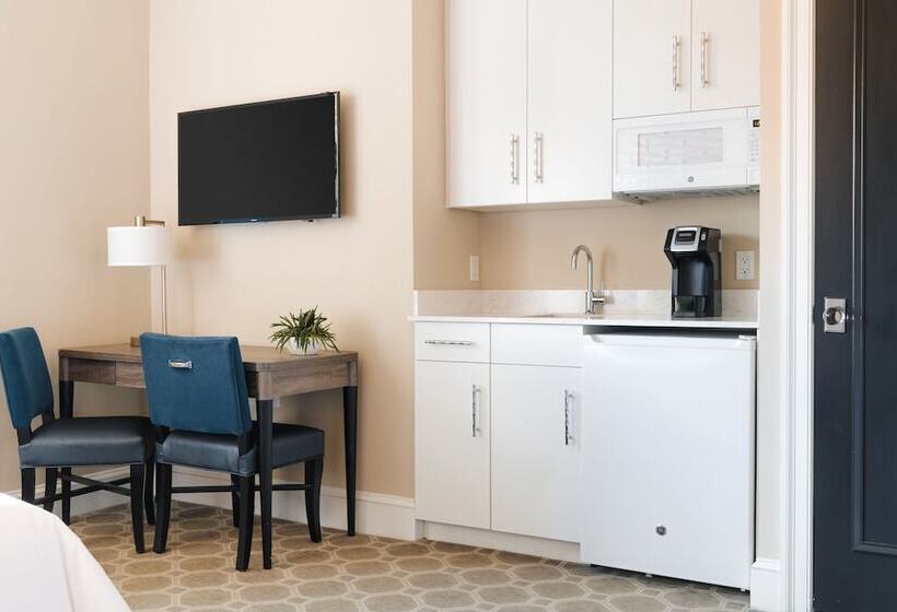 No. 284 Powered By Sonder