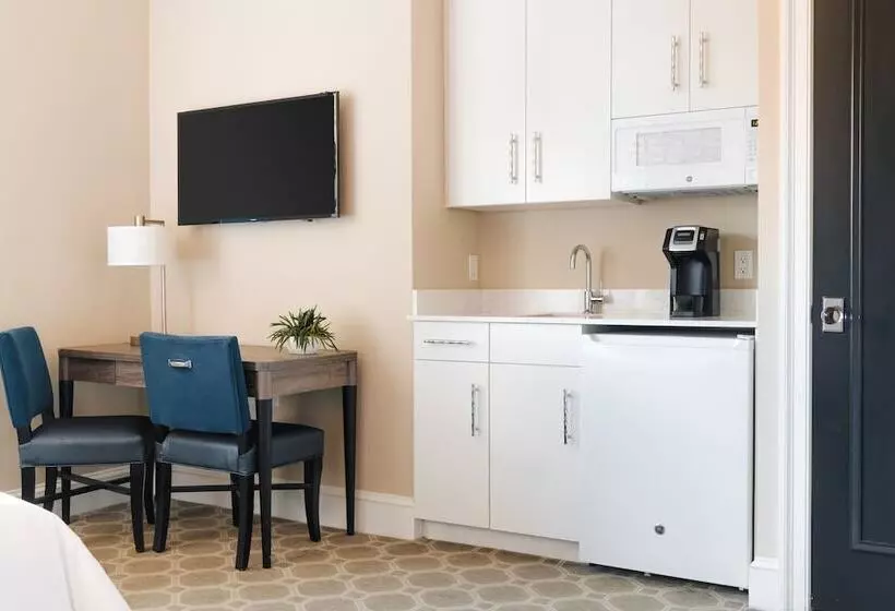 No. 284 Powered By Sonder