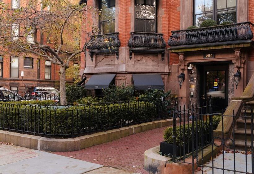 No. 284 Powered By Sonder