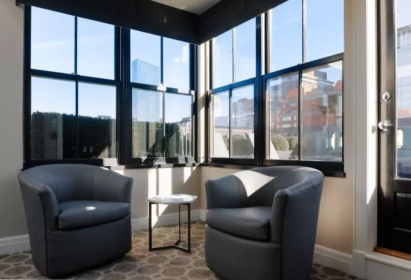 No. 284 Powered By Sonder