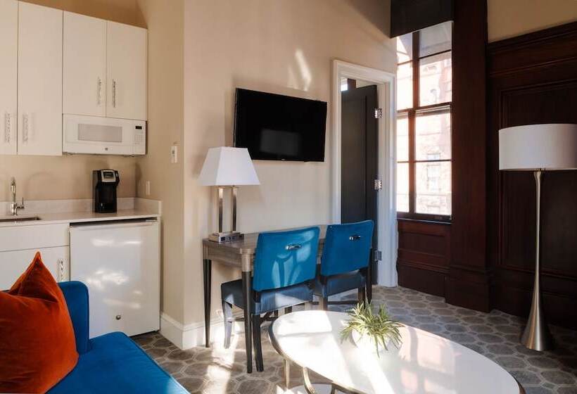 No. 284 Powered By Sonder