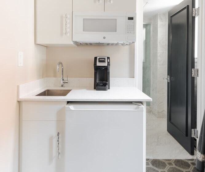 No. 284 Powered By Sonder