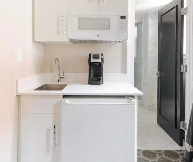 No. 284 Powered By Sonder