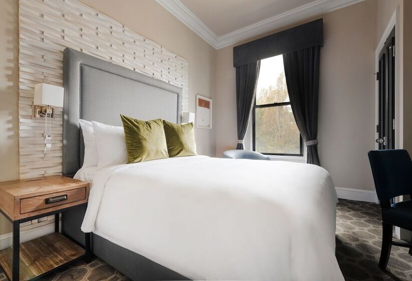 No. 284 Powered By Sonder