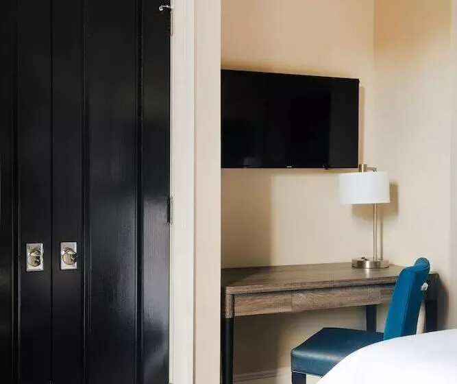 No. 284 Powered By Sonder