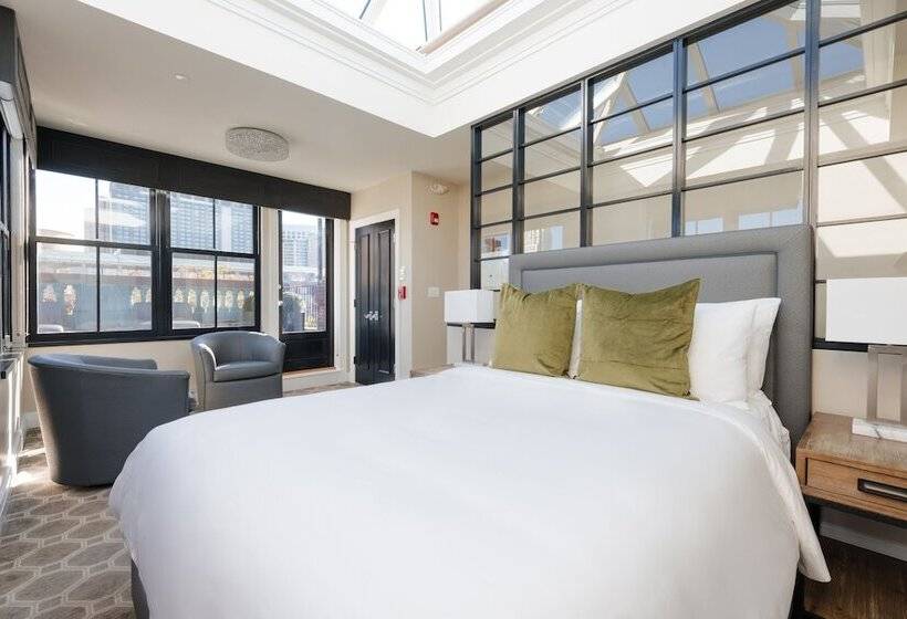 No. 284 Powered By Sonder