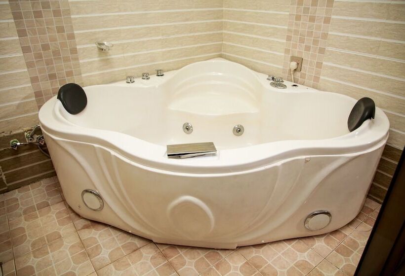 Nokras Riverine Hotel & Spa