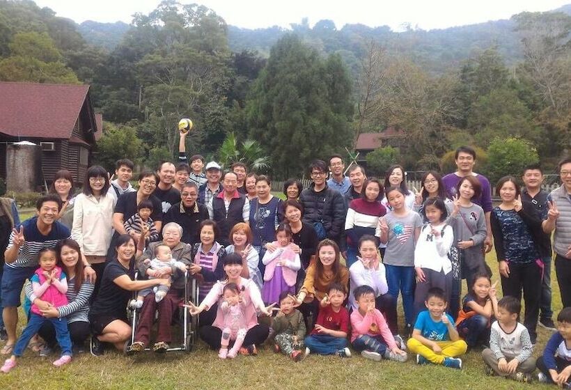 پانسیون Double Lake Villa