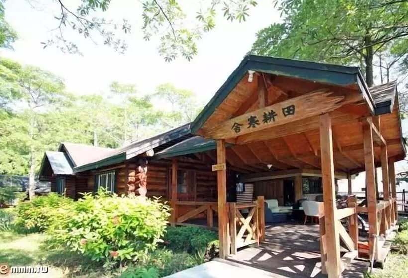 پانسیون Double Lake Villa