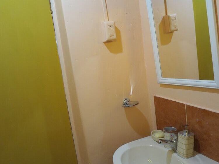 פנסיון Haramaksi