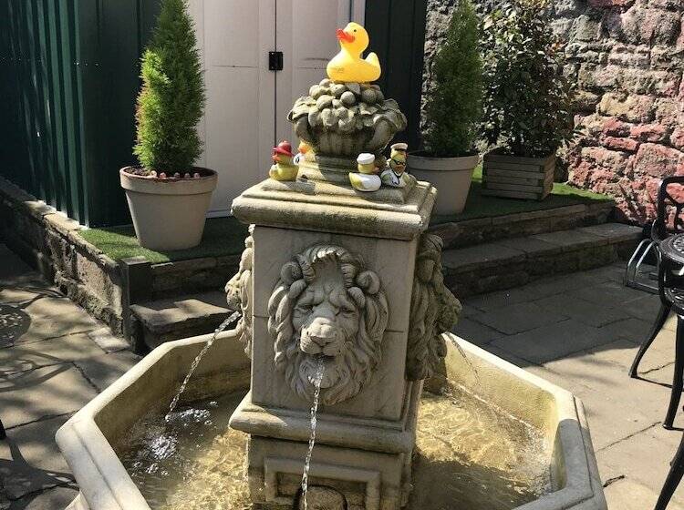 펜션 Number 61 Guest House And Tea Room