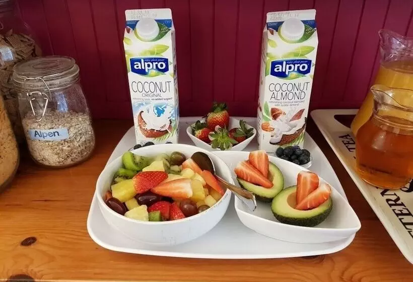 Majatalo Number 61 Guest House And Tea Room