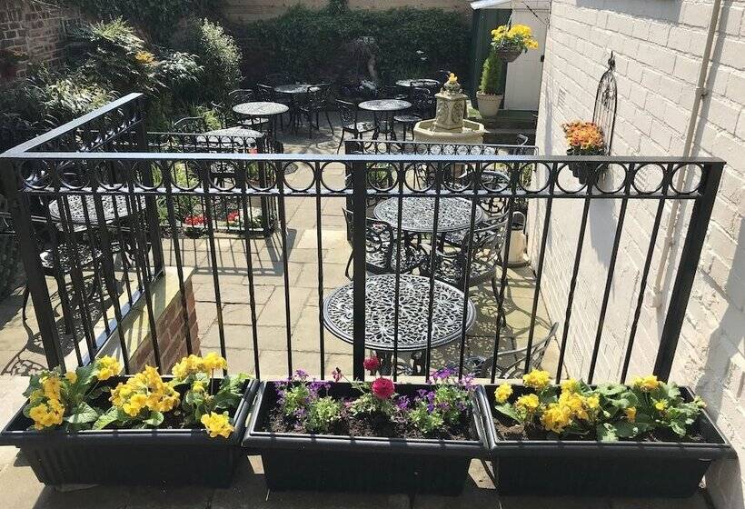 펜션 Number 61 Guest House And Tea Room