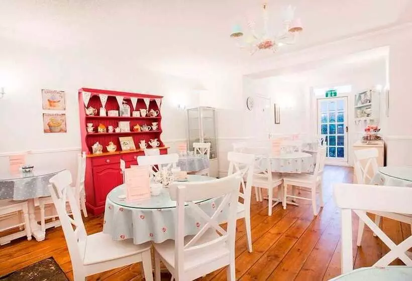 Majatalo Number 61 Guest House And Tea Room