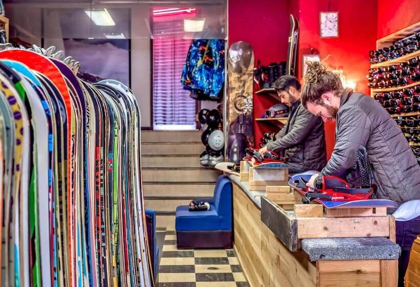 Snowy Valley   Hostel