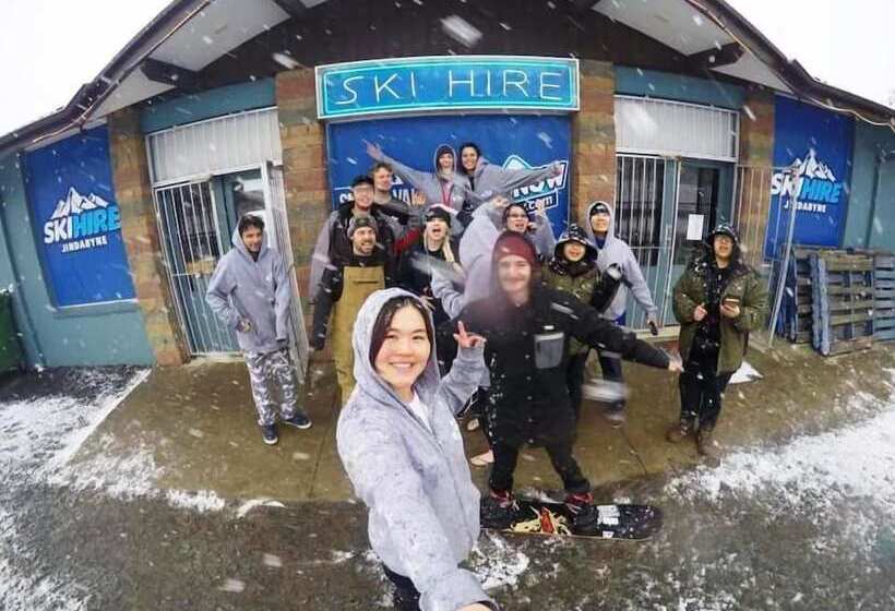 Snowy Valley   Hostel