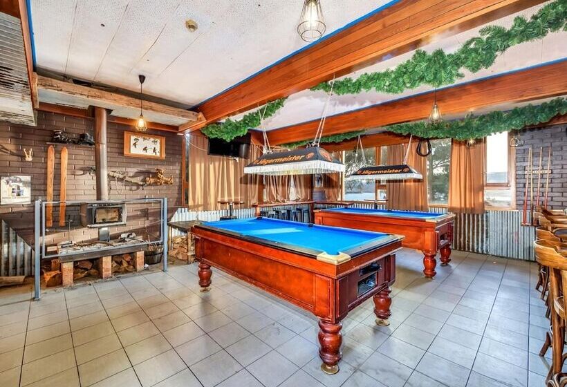 Snowy Valley   Hostel