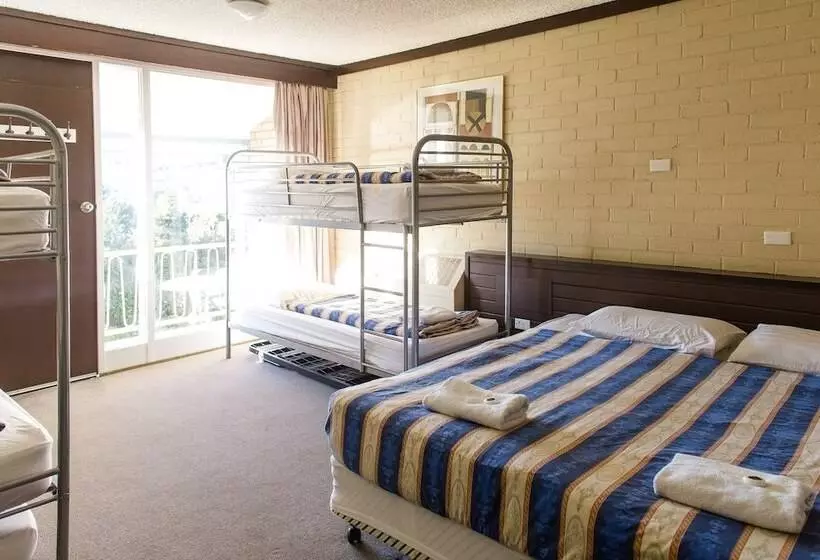 Snowy Valley Hostel