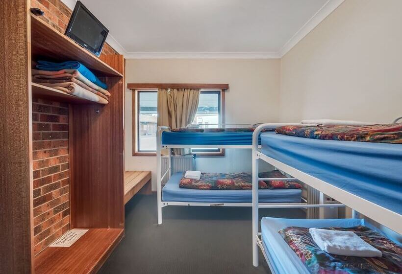 Snowy Valley   Hostel