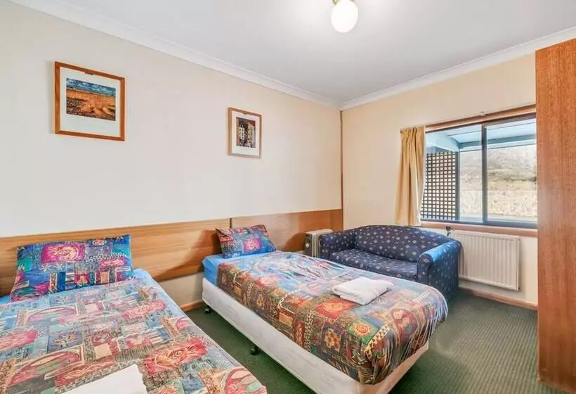Snowy Valley Hostel