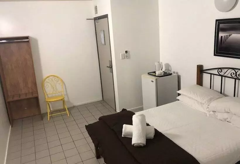 Airlie Waterfront Accomodation   Hostel