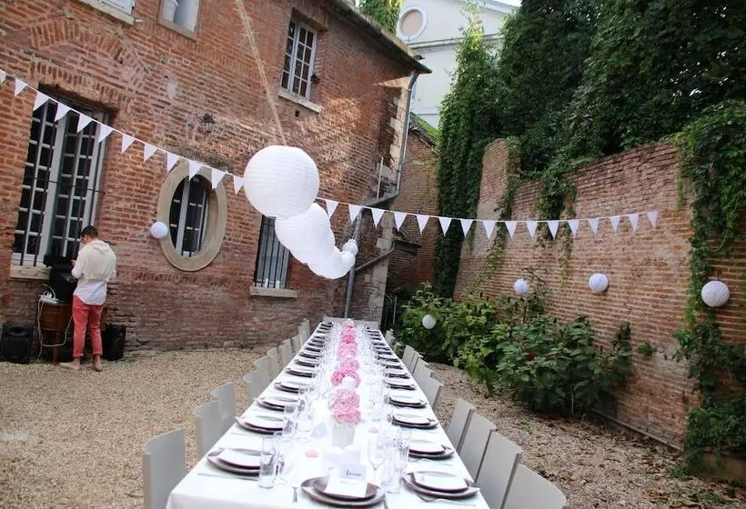 Aamiaismajoitus (B&B) Château De Seurre