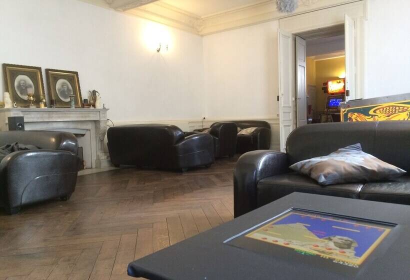 مبيت وإفطار Château De Seurre