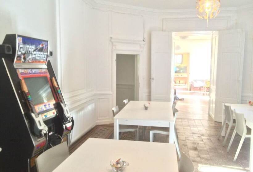 مبيت وإفطار Château De Seurre