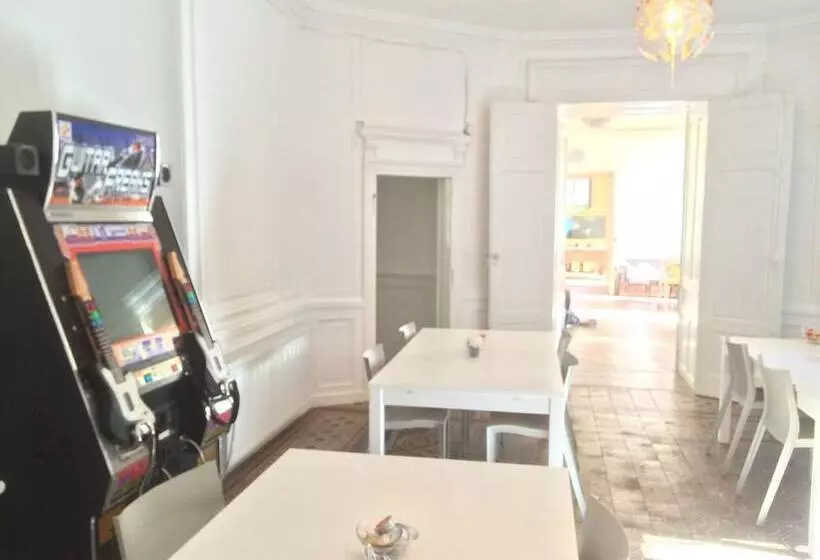 Aamiaismajoitus (B&B) Château De Seurre