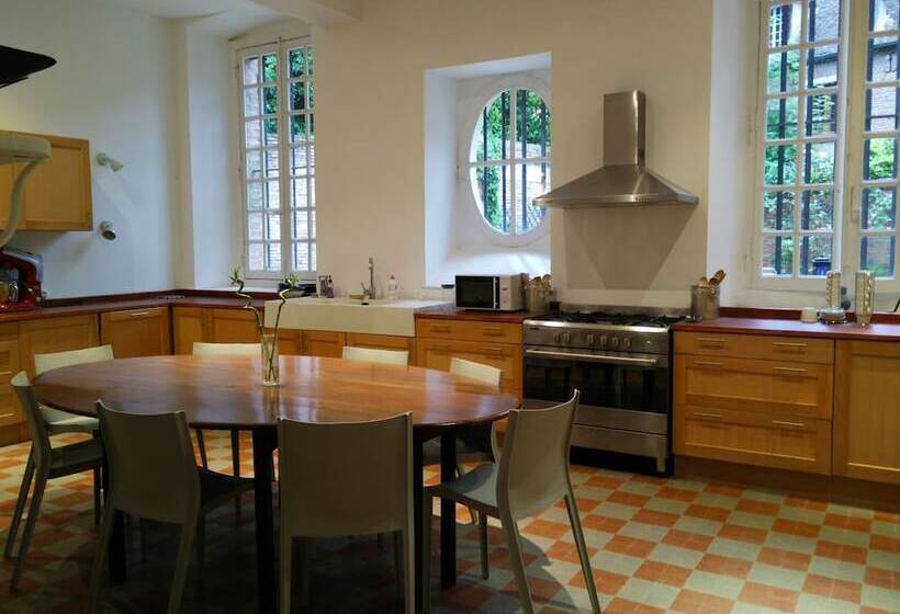 مبيت وإفطار Château De Seurre