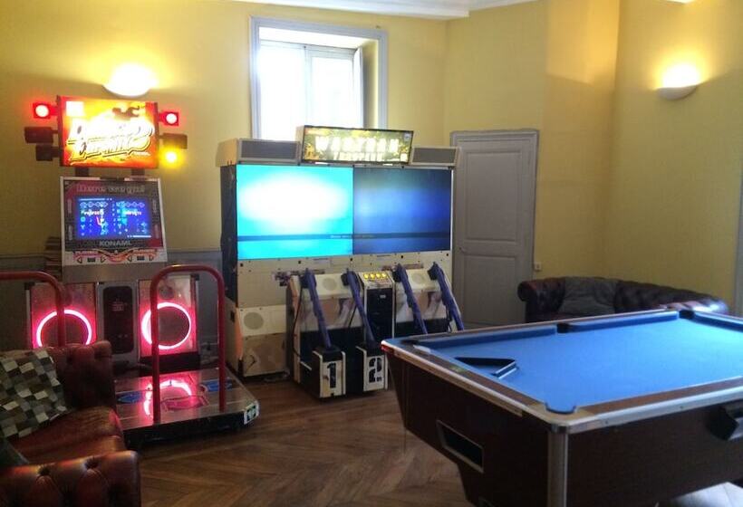 مبيت وإفطار Château De Seurre