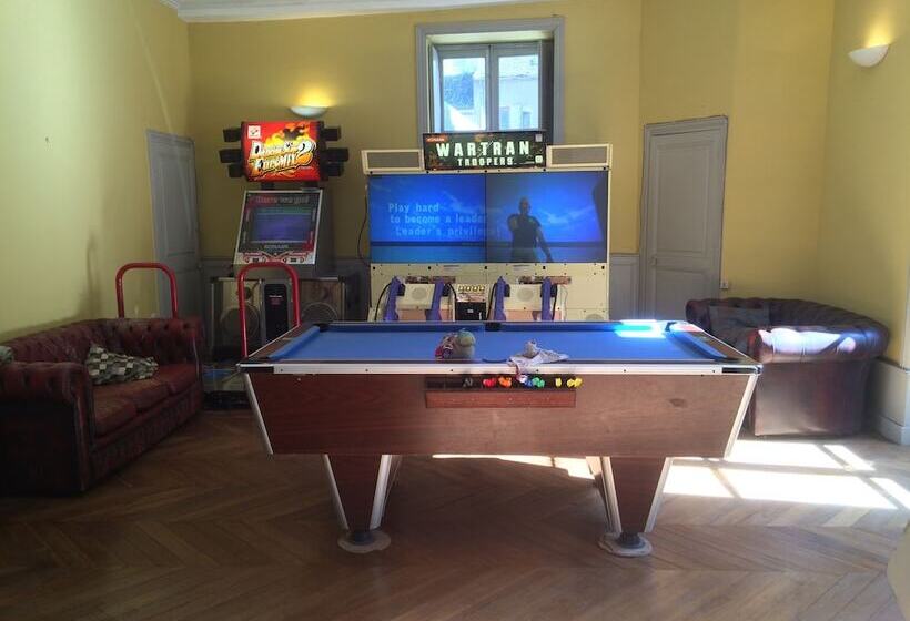 مبيت وإفطار Château De Seurre